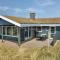 Foto: Three-Bedroom Holiday Home in Blavand