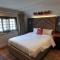 The Boathouse Inn & Riverside Rooms