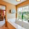 Hillside View Home - 特拉基