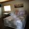 Overlook Inn & Cabins