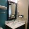Super 8 by Wyndham Huron