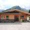 Mountain Chalet R