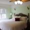 Lady Geneva Bed & Breakfast - Medford