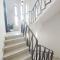 MIDMOST Boutique Hostel