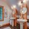 Chic log chalet with hot tub - Mont-Tremblant north side by Reserver.ca