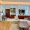 Modern 2 bed room large apartment