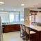 Modern 2 bed room large apartment