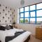 Comfortable Swindon Town Centre Apartments, FREE Parking, sleeps up to 8 - 史云顿