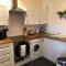 Number 10 service apartment - Danes