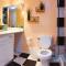 2 Bedrooms Private Kitchen Livingroom Robinwood Condo Suite