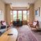 3 bed overlooking meadows park