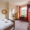 3 bed overlooking meadows park