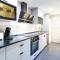Spacious Beachfront Flat with Sea Views and Private Indoor Parking