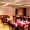 Hotel Emerald Regency - Putuppalli