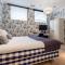 Amsterdam Canal Hotel