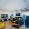 villa Aqua-Jacuzzi-heatable pool-sauna-gym-snooker