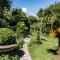 Magnificent Clarence cottage!