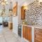 Spacious 4BR Condo on Carondelet Near All Hot Spo