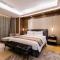 Auto City Ruili Hotel