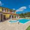 Villa Gardenia with pool - Tinjan