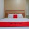 RedDoorz near Living Plaza Purwokerto
