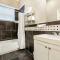 Spacious 3BR/2.5BATH Condo in Great location