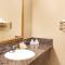 Days Inn & Suites by Wyndham Artesia - Artesia