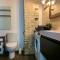 Cozy seaside park apartment