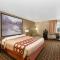 Super 8 by Wyndham Ottawa