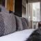 The Wheatsheaf Pub, Kitchen & Rooms - Bingham