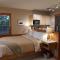 Reef Point Oceanfront Bed and Breakfast - Ucluelet