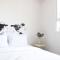 Spacious and Well Appointed 2BR @ Gateway Pasteur Apartment By Travelio - 万隆
