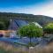 Les Avernas En Haut Romantic Getaway