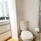 Northampton 2 Bedroom Town Centre Apartment close to University, Hospitals, Brackmills