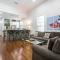 Cozy and Charming House with Luxury Amenities