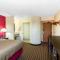 Baymont Inn & Suites by Wyndham Mukwonago - Mukwonago