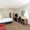 La Quinta Inn and Suites by Wyndham Bloomington