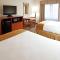 Holiday Inn Express & Suites - Hardeeville-Hilton Head by IHG