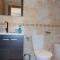 Apartamentos varios con 2 dorm en Marina Dor , la playa de Amplaries 47 , vista lateral al mar