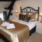 The Shakespeare Lodge - Sleeps up to 12 - HOT TUB - Stratford-upon-Avon