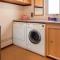 Groot hoek Chalet met Airco ,Wasmachine, Vaatwasser,Droger en luxe keuken en zwembad op camping! Immer Besser!