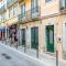 Bright & Spacious Alfama Apartment, By TimeCooler