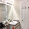 Perfect Location - Tidy & Comfy Suite 5 Mins to Skytrain & Restaurant & Banks, 2 Stops To Metrotown, 5 Stops To Downtown - Vancouver