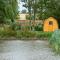 The Moat Lake Glamping Pod - 克莱尔