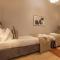 Lively Roma Trastevere renovated apartment - FromHometoRome