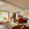 Les Avernas En Haut Romantic Getaway