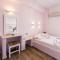 Stratos Apartments & Studios