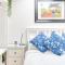 Central Bright 3 Bed Flat with Pool & Parking