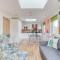 Central Bright 3 Bed Flat with Pool & Parking - Edinburgh