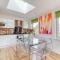 Central Bright 3 Bed Flat with Pool & Parking - Edinburgh